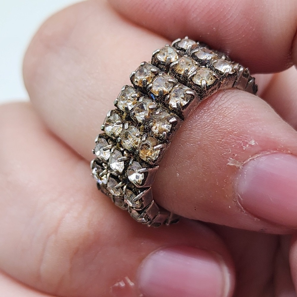 Vintage Clear Rhinestone Stretch Ring Silver Tone Chunky Cocktail Statement Glam - Picture 2 of 5